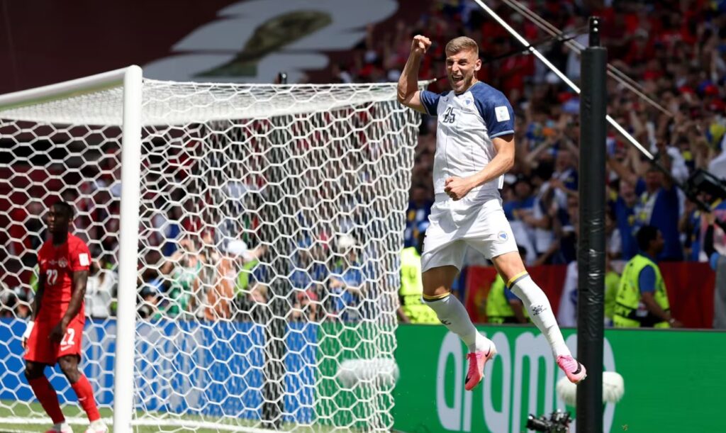Canadá rescata un empate histórico ante Bosnia y Herzegovina en su estreno mundialista