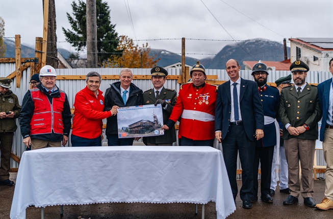 Gobierno Regional y MOP instalan primera piedra del nuevo cuartel de la Primera Compañía de Bomberos de Coyhaique